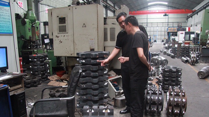 蔣經(jīng)理親自來雙志機(jī)械后，當(dāng)即下訂單